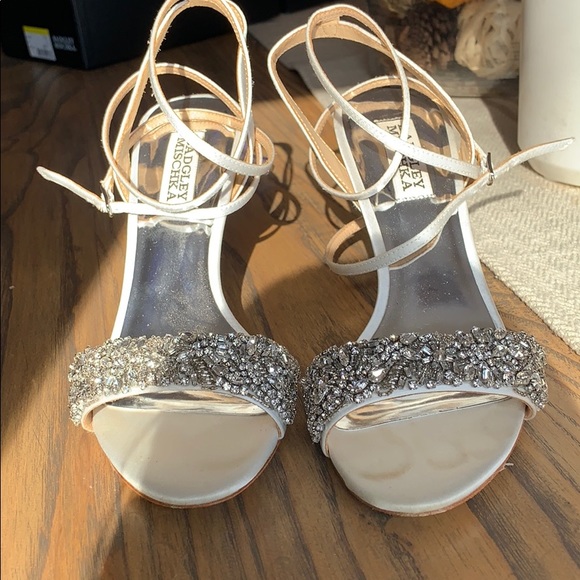 Badgley Mischka Jen in White Satin - Picture 1 of 4